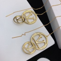 Celebrities love earrings 2023SS VALENTINO Valentino